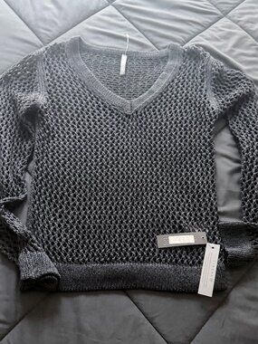 Cirana Open Knit Fishnet V-Neck Sweater Black - Size L ✨